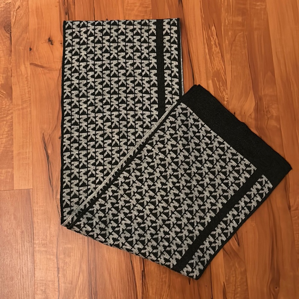 Michael Kors Winter Scarf